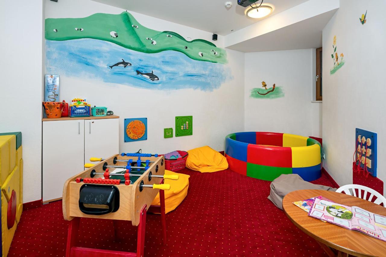 Apart-Hotel Aurora Фис Екстериор снимка